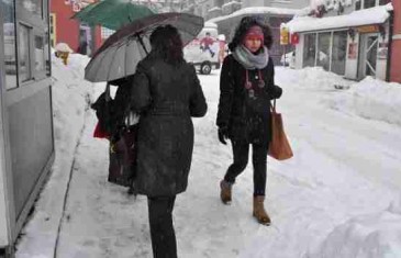 Nakon proljetnih temperatura, sutra šok: Osjetno hladnije, a padat će i snijeg!