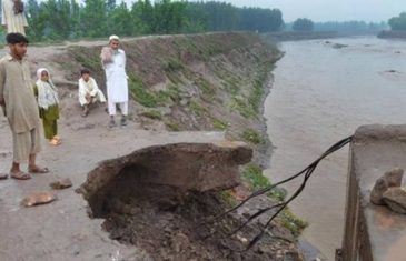 Porodična tragedija: Djevojčica poginula praveći selfie, majka i otac spašavajući je u rijeci