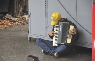 “Vrati marku, ubit će me Bajro!”