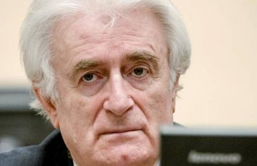 OVO ĆE KAO ZEMJOTRES POTRESTI BOSNU: Karadžić otkrio njemačkim novinarima šta redovno radi u zatvoru…