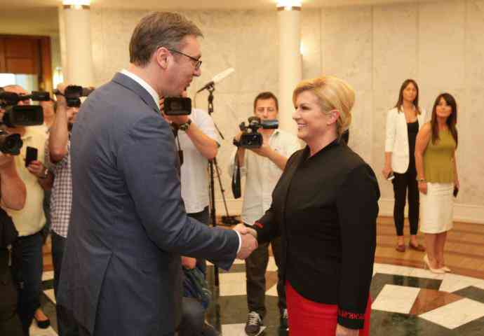 VUČIĆ ČUO DA JE KOLINDA HITNO OPERISANA, ODMAH SE OGLASIO: Evo šta je uradio za nju, CIJELA SRBIJA BRUJI O OVOM