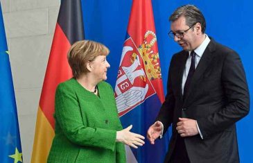 Deutsche Welle analizira: Dolazi li Merkel u Beograd da posljedni put Vučiću da podršku?