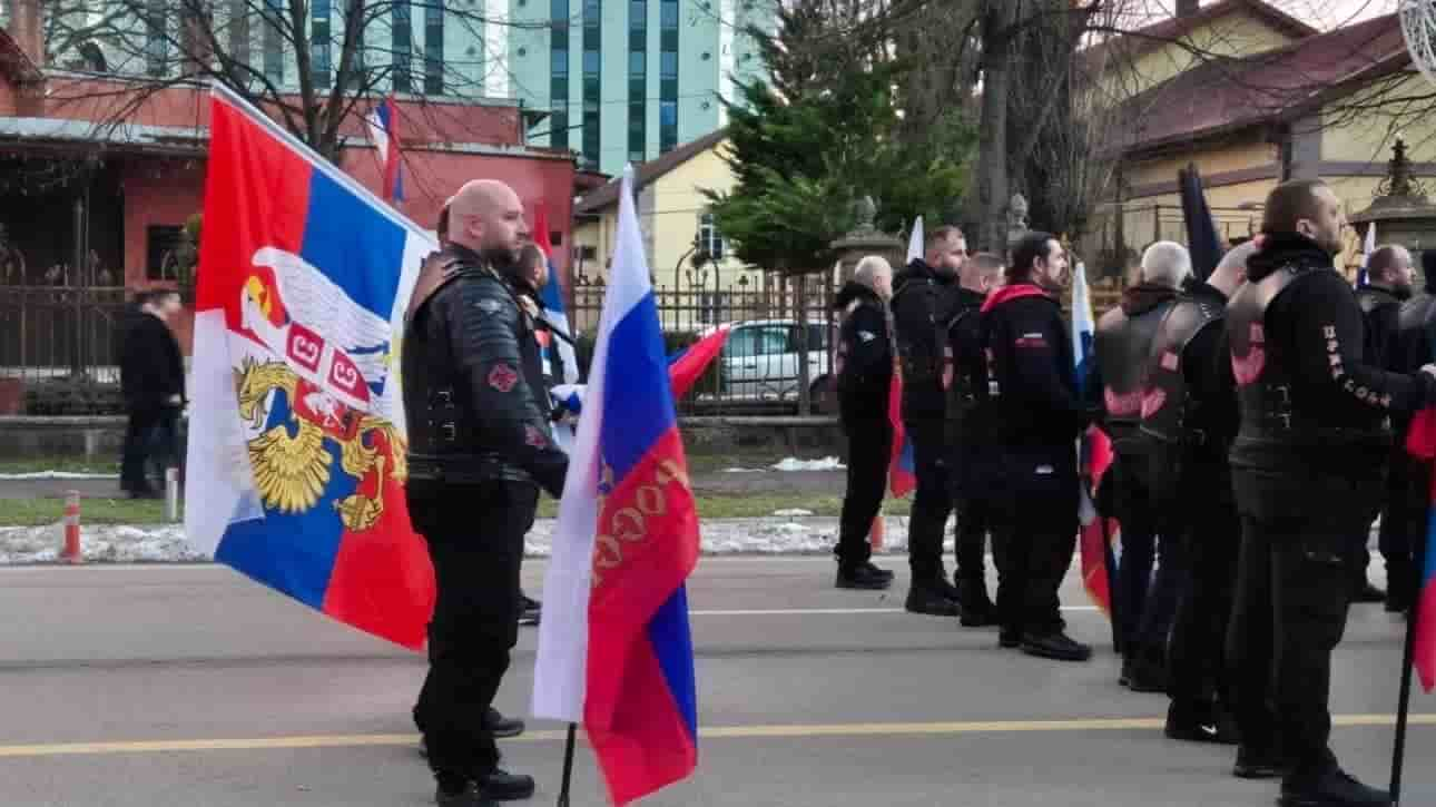 Republika Srpska paradom obilježila neustavni praznik, Vučićev jastreb prijetio: ‘Sa Srbijom morate lijepo, inače neće biti Bosne i Hercegovine!‘