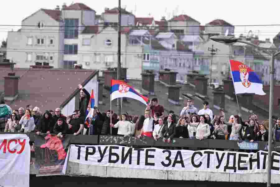 Nevjerovatni prizori u Beogradu: “Nije pitanje hoće li Vučić pasti, nego kada”