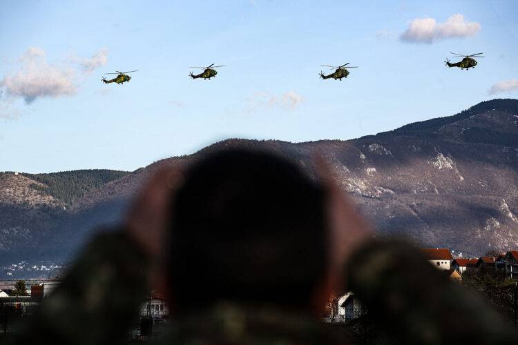 Rumunske snage EUFOR-a raspoređuju se u BiH, četiri helikoptera stižu u Butmir