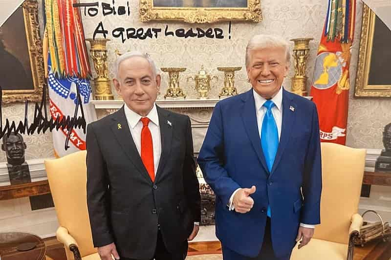 Netanyahu Trumpu poklonio zlatni pejdžer u čast operacije protiv Hezbolaha, američki predsjednik uzvratio