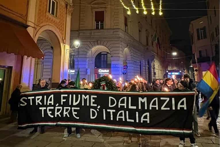 Italijanski desničari u Bologni istakli natpis: “Istra, Rijeka, Dalmacija – italijanske zemlje”