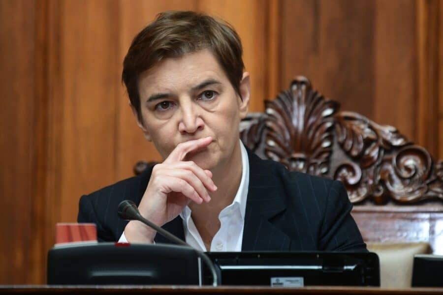 BRUKA ANE BRNABIĆ U OBRENOVCU: Došla u opštinski odbor svoje stranke, naprednjaci je izviždali i poručili joj da uhapsi svog brata