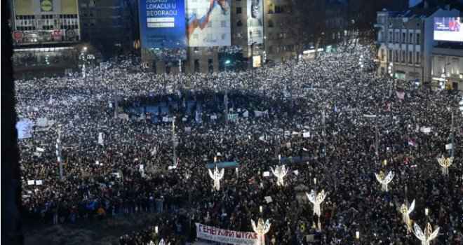 Sukob dvije Srbije: Protesti koji će promijeniti jedno društvo… Hoće li na red doći i pitanje – deda, šta si radio u ratovima ‘90-ih?!